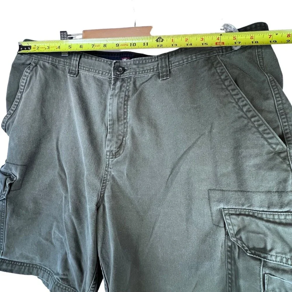 Faded Glory Shorts Mens 42 Olive Army Green Cargo Y2K Pockets Outdoor Hiking